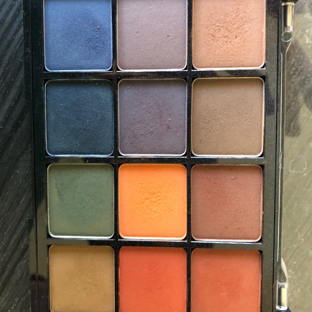 Viseart Dark Mattes eyeshadow palette
